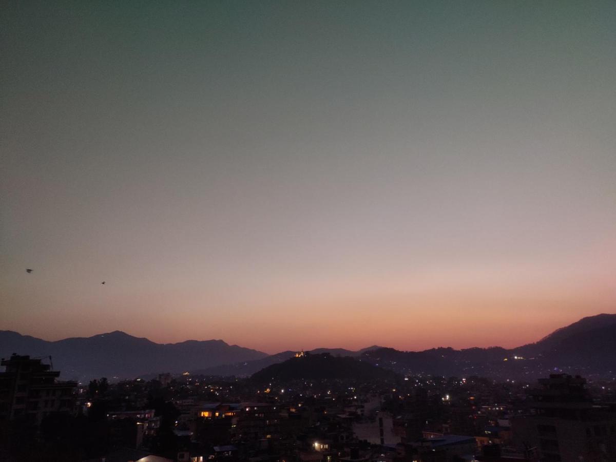 Yog Hostel Kathmandu Bagian luar foto