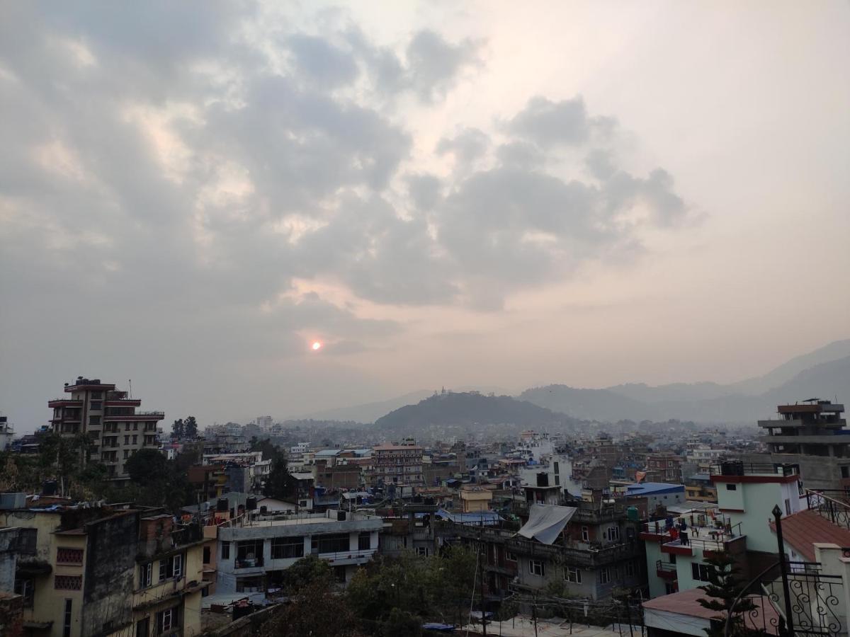 Yog Hostel Kathmandu Bagian luar foto