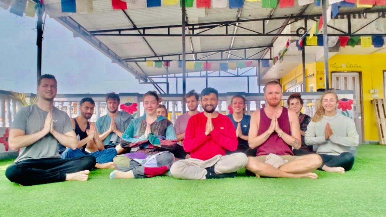 Yog Hostel Kathmandu Bagian luar foto