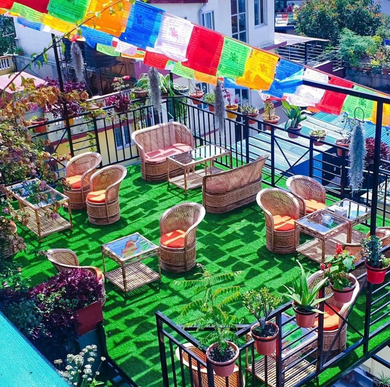Yog Hostel Kathmandu Bagian luar foto